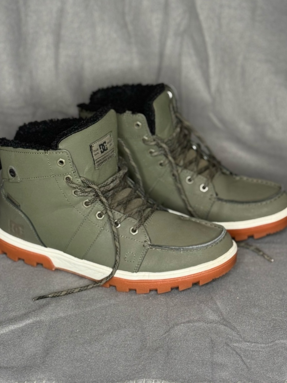 DC Shoes Men’s Woodland Winter Boots Olive Green Leather Sherpa Lined Rare